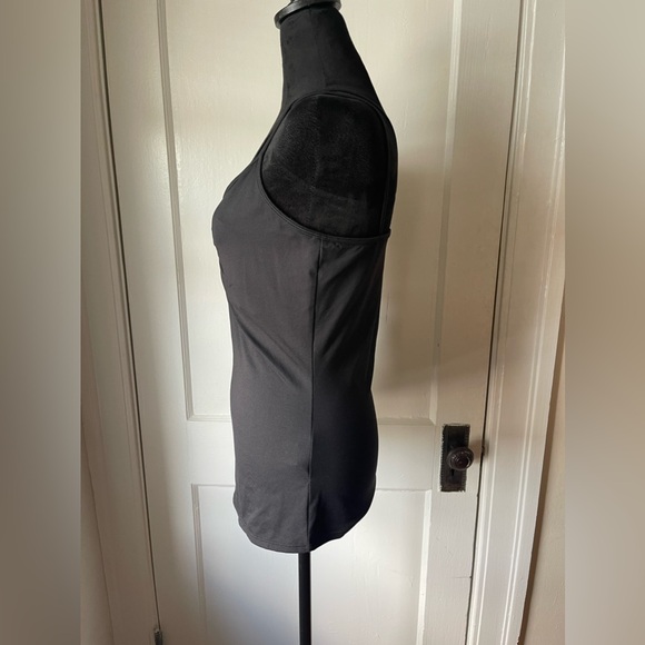 Boston Proper, Criss cross tank, w/ bra underlining, size med, like new - Picture 4 of 6